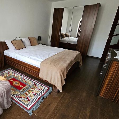Garii Studio Braila Luaran gambar