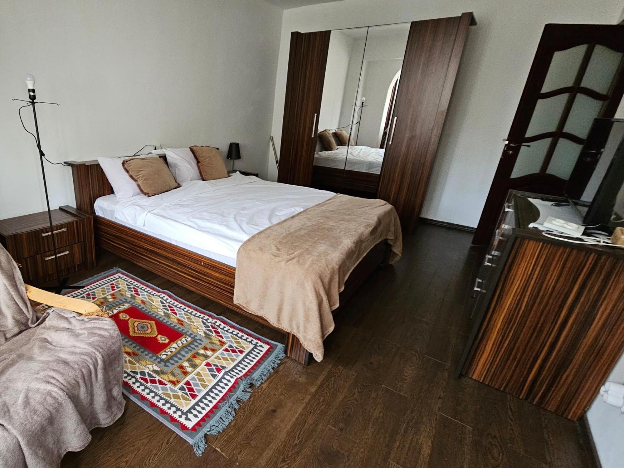 Garii Studio Braila Luaran gambar