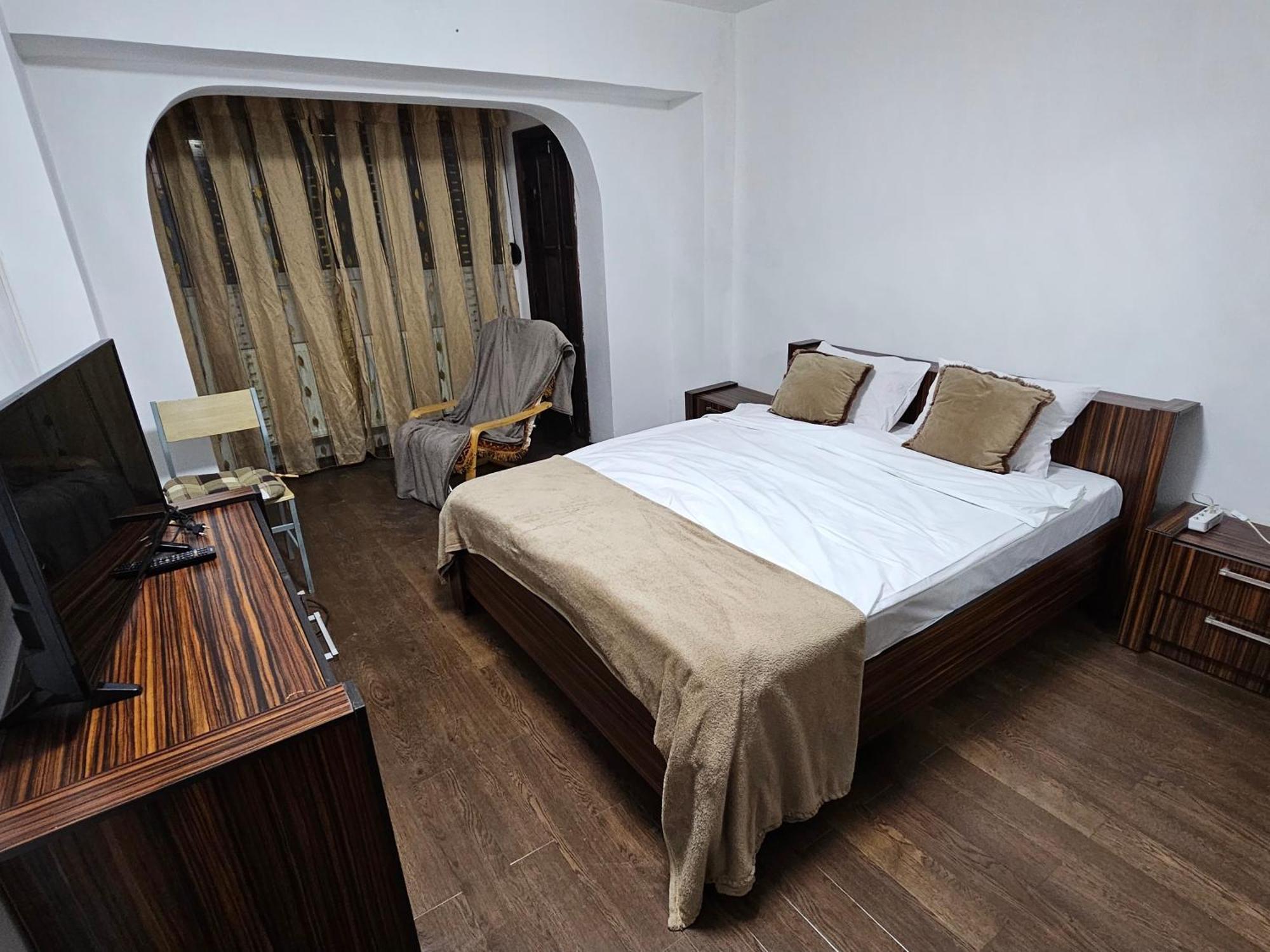 Garii Studio Braila Luaran gambar
